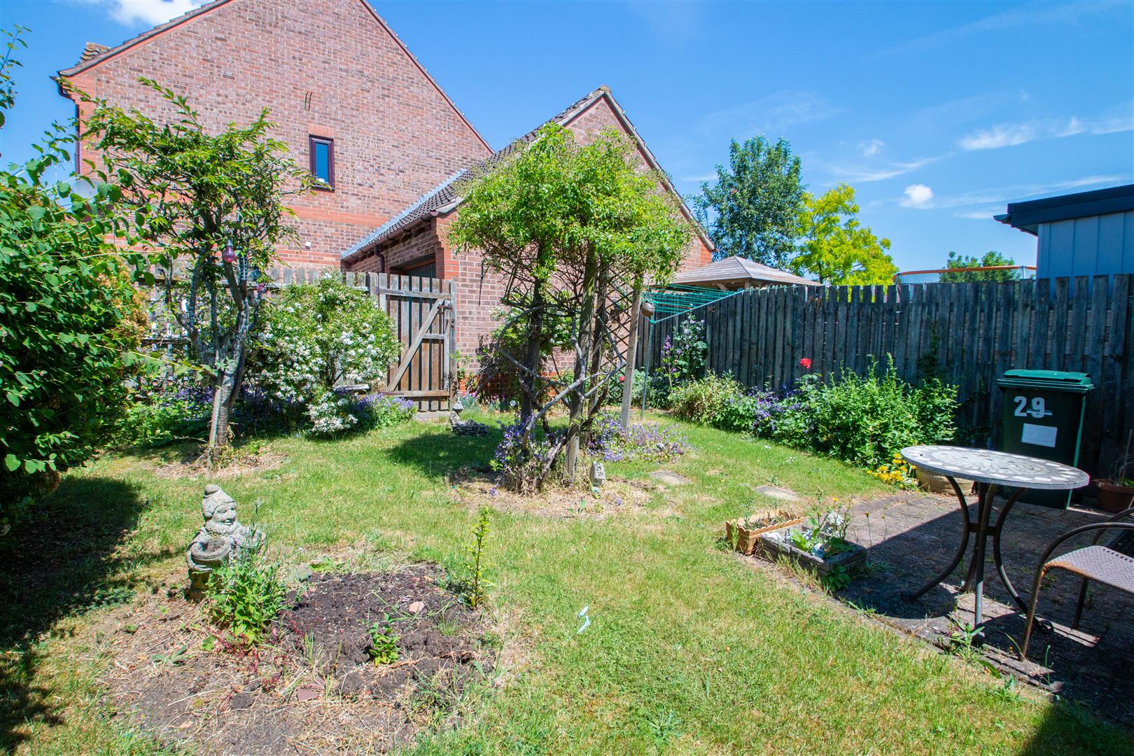 Lynmouth Crescent, Furzton, Milton Keynes